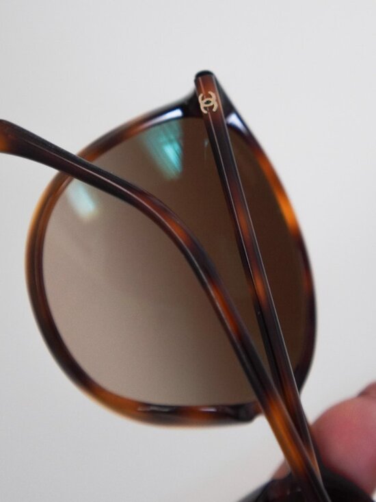 CHANEL SUNGLASSES IN BROWN TORTOISE main image 7